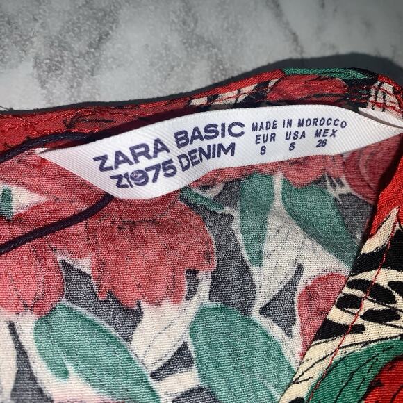 ZARA Red Flowers Green Leaves Blouse Shirt Long Sleeve Cold Shoulder Ruffles S - Picture 6 of 11